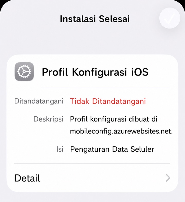 Layar iPhone berbahasa Indonesia yang menunjukkan instalasi profil telah selesai