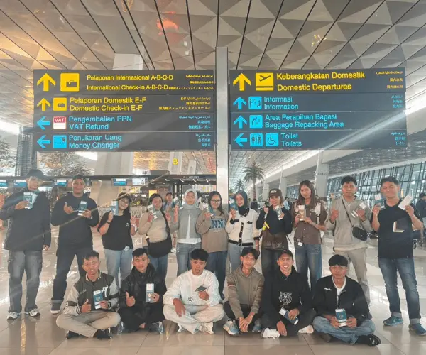 Momen keberangkatan peserta menuju Jepang 2
