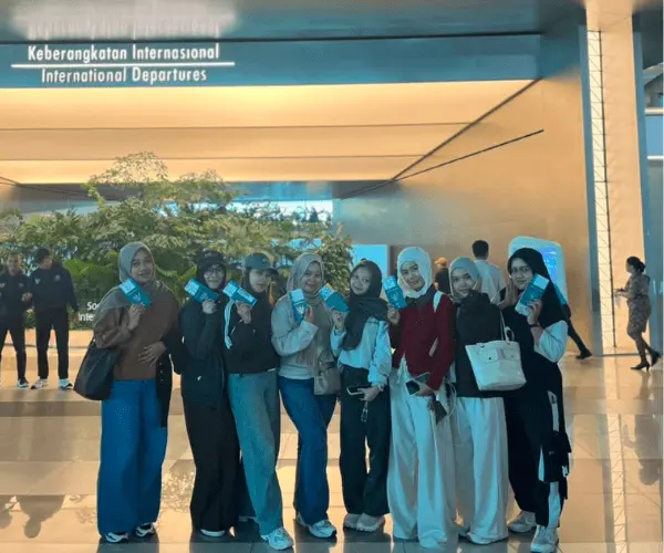 Momen keberangkatan peserta menuju Jepang 1