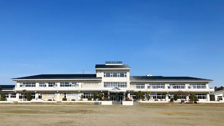 Gedung Osaki Japanese Language School di Kota Osaki, Prefektur Miyagi